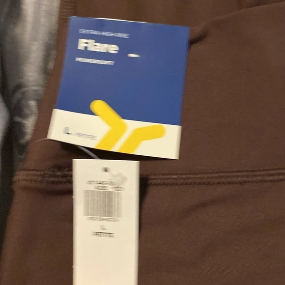 Old Navy GoDry Active Powersoft Flares - Picture 6 of 6